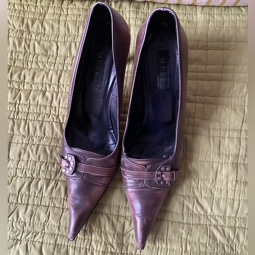 Classic Brown Italian Leather Pumps with Ruched Detail